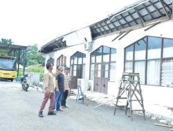 Bupati HSS Tinjau Kerusakan Gedung Kesenian, Siapkan Renovasi Total Tahun Ini