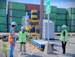 Kementerian Lingkungan Hidup Berikan Penghargaan PROPER Biru kepada Pelindo Regional 3 Subregional Kalimantan