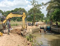 Percepat Pengerjaan Jalan TMMD, Kodim 1002 HST Kerahkan Excavator