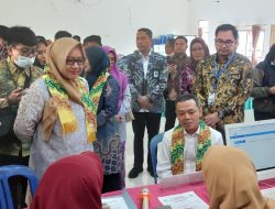 Tinjau Penerimaan Murid Baru di Banjarmasin, Wamendikdasmen Minta SPMB Transparan