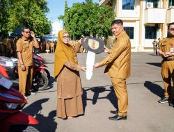 Bupati HST Luncurkan Kurikulum Adab dan Sopan Santun serta Serahkan 32 Motor Dinas ke Pengawas Sekolah
