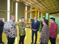 Duta Besar Prancis dan Kementerian Perindustrian Kunjungi Schneider Electric Cikarang