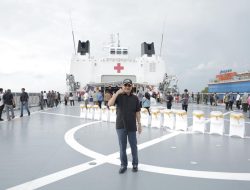 Supian HK Hadiri Sunset Coffee Break di Atas KRI Dr. Radjiman Wedyodiningrat-992