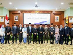 Perkuat Tata Kelola, Gubernur Kalsel Lantik Empat Dewan Komisaris Baru Bank Kalsel