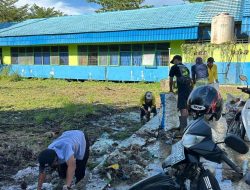 Respon Tumpukan Sampah, DLH Barito Kuala Kerahkan Tim Bersihkan Sampah di Marabahan