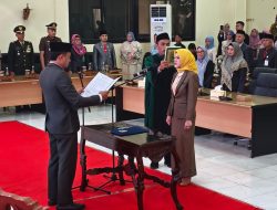Bupati HST Samsul Rizal Hadiri Pelantikan Suryantin Hidayah sebagai Anggota DPRD