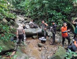 Menuju Desa Tertinggi Kalsel, TNI-Polri Dampingi Bulog Pastikan Penyaluran Beras Tiba di Desa Juhu