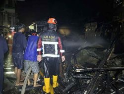 Api Lalap Kelayan A, 4 Rumah dan 11 Pintu Bedakan Hangus