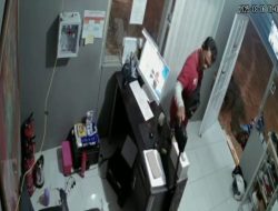 Terekam Kamera Pengawas, Seorang Pria Curi Tas Karyawan Penginapan di Jalan Tarakan Banjarmasin