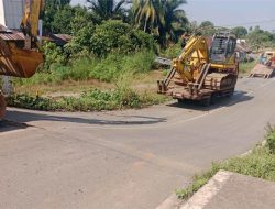 Jalan Umum di Desa Sanggang Rusak Parah, Warga Desak Sanksi Tegas untuk Pengguna Alat Berat