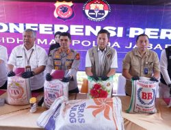 Satgas Pangan Polda Jabar Bongkar Sindikat Beras Palsu Beromzet Rp5 Miliar