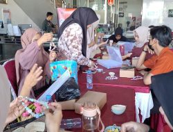Trio Motor Pelaihari Ajak Warga Berkreasi di Workshop Phone Strap