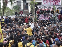Inilah 7 Isi Tuntutan Aksi Demo di DPRD Kalsel