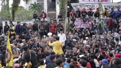 Inilah 7 Isi Tuntutan Aksi Demo di DPRD Kalsel