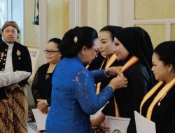 dr. Ayu Widyaningrum Raih Gelar Kehormatan dari Keraton Kasunanan Surakarta Hadiningrat