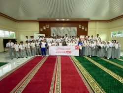 SMAN 1 Marabahan Belajar Berkendara Bijak Bersama Trio Motor