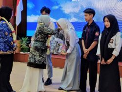 Bangun Generasi Unggul, TP PKK Serahkan Bantuan Pendidikan bagi Siswa Kurang Mampu