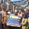 Bupati Kotabaru Serahkan Bantuan Rp700 Juta untuk Pedagang Terdampak Kebakaran Pasar Kemakmuran