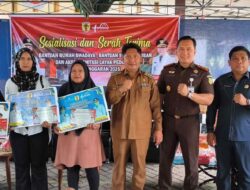 Bupati HST Samsul Rizal Serahkan Bantuan Rumah Swadaya dan Akses Sanitasi Layak Pedesaan