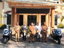 Pemkab HST Serahkan Hibah 7 Unit Kendaraan Dinas untuk KPU dan Bawaslu