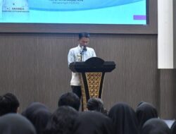 Buka Seminar PGRI, Wali Kota Yamin Tekankan Profesionalisme Guru dan Fasilitas Pendidikan