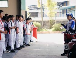 Trio Motor Bekali Siswa SMK Muhammadiyah 2 Banjarmasin Edukasi Safety Riding di MDTC Gambut”