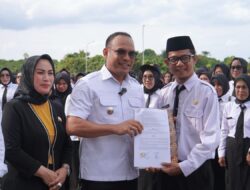 Pemkab Kotabaru Serahkan SK kepada 2.409 PPPK Paruh Waktu