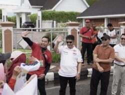 Bupati Samsul Rizal Lepas Rombongan Jalan Santai PGRI HST