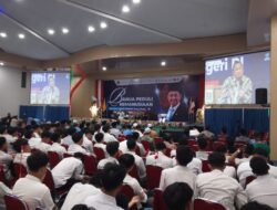 Anis Matta Apresiasi Lelang Karya Siswa Ukhuwah untuk Bantuan Bencana
