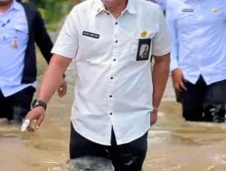 DKP Kalsel Salurkan Bantuan Gubernur untuk Warga Terdampak Banjir di Teluk Selong Ulu Martapura