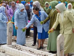 Peringati Hari Ibu ke-97, Pemkab Kotabaru Gelar Ziarah Makam Pahlawan dan Anjangsana Sosial