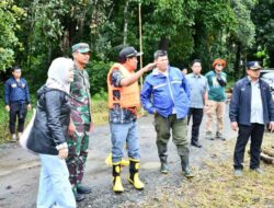 Pemkab HSS Bergerak Cepat, Bupati Turun Langsung Koordinasikan Penanganan Banjir Loksado