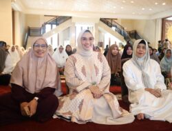 Sambut Tahun 2026, Ketua TP PKK Tanah Bumbu Ikuti Sholat Hajat dan Doa Bersama Ulama