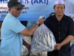 Banjir Berkepanjangan di Paku Alam, Dislautkan Prov Kalsel Salurkan Bantuan Ikan dan Sembako untuk Warga