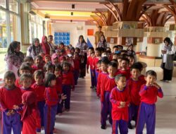 TK Negeri Pembina Banjarmasin Tengah 2 Kunjungi Perpustakaan Palnam, Anak-Anak Antusias Ikuti Panggung Gembira