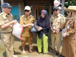 Wabup HSS Apresiasi Swadaya Warga Bangun Tanggul di Tengah Banjir Taniran Kubah