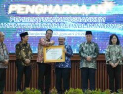 Dukung Pos Bantuan Hukum Desa, Pemkab Banjar Diganjar Penghargaan Kemenkum