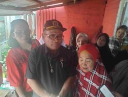 Saut Nathan Samosir Turun Tangan Lakukan Renovasi, Bantu Rumah Warga yang Sering Banjir