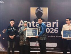 Dedikasi Bangun Pendidikan Berkelanjutan, Bupati Kotabaru Sabet Antasari Award 2026