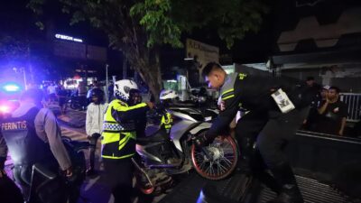Patroli Dini Hari, Polresta Banjarmasin Cegah Balap Liar di Jalan A. Yani, Dua Motor Diamankan