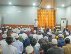 Ketua DPRD Kalsel Gelar Buka Puasa Bersama Warga di Danau Panggang