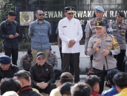 ‎Habib Hamid Bahasyim Temui Aksi Mahasiswa di DPRD Kalsel