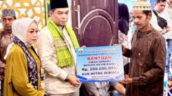 Safari Ramadan di Pulau Sebuku, Pemkab Kotabaru Serahkan Bantuan dan Hibah Perikanan