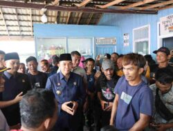 Ratusan Penumpang Tertahan, Bupati Tanah Bumbu Turun Tangan di Pelabuhan Feri Batulicin