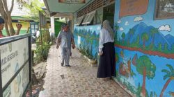 Lantai Kelas Amblas Akibat Banjir, Saut Nathan Samosir Tinjau SDN Sungai Lulut 3 dan Pastikan Perbaikan Tahun Ini