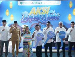 Safari Ramadan, Bupati Tanah Bumbu Beri Penghargaan dan Bantuan Lingkungan