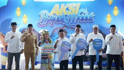 Safari Ramadan, Bupati Tanah Bumbu Beri Penghargaan dan Bantuan Lingkungan