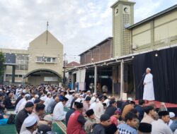 Salat Idul Fitri di Masjid Imam Syafi’i Berlangsung Tertib, Khatib Ingatkan Bahaya Ghoflah