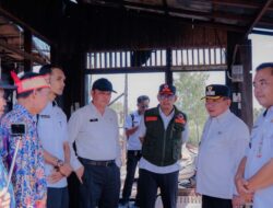 ‎Bupati Kapuas Serahkan Bantuan untuk Warga Terdampak Kebakaran di Desa Pulau Kupang