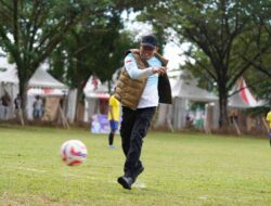 Tendangan Perdana Bupati Andi Rudi Latif, Buka Turnamen Sepakbola Piala Bupati Tanah Bumbu 2026